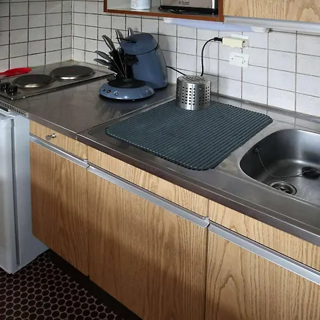 6 Pers Avec Balcon, Proche Des Pistes Et Commerces - Fr-1-322-567 *